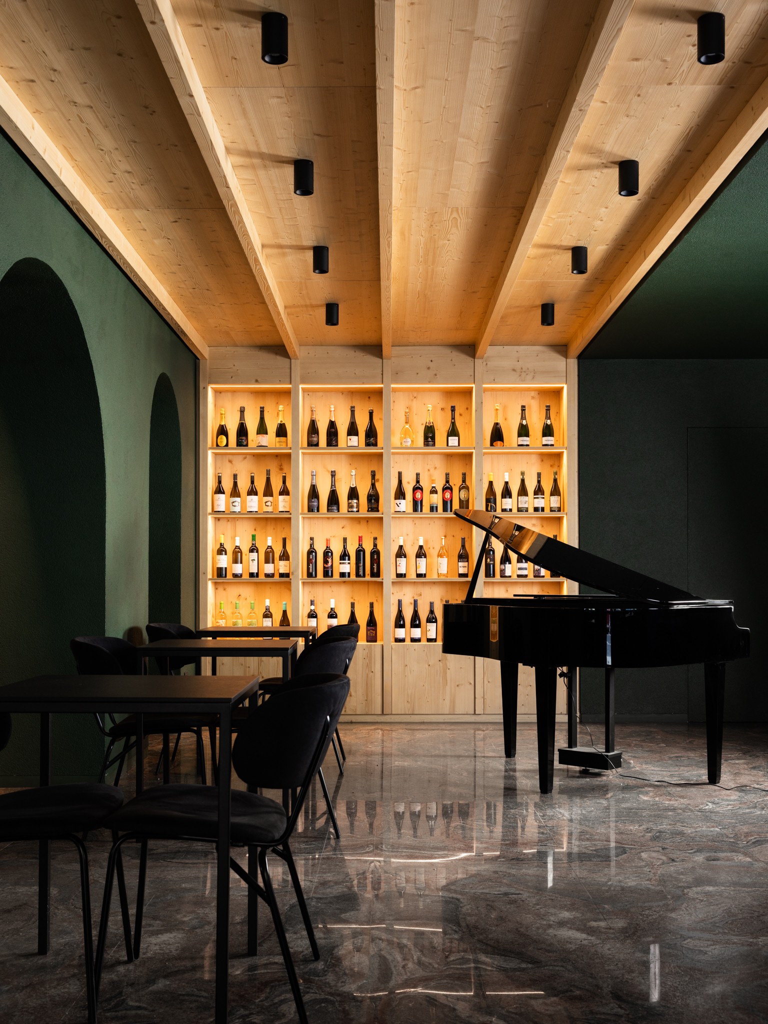 洋書『NEW BARS CAFES &PUBS IN ITALY』建築・店舗 Café Carmellini