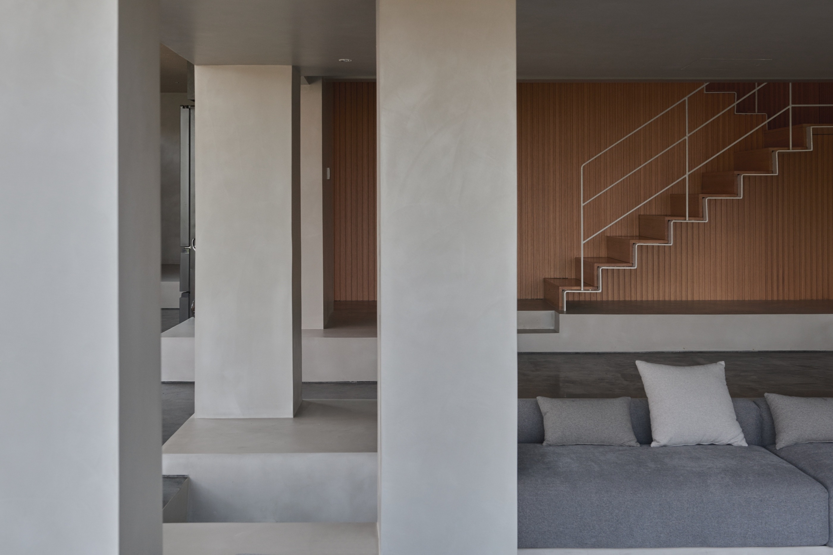 house rooted in the soil is a holiday home to reconnect with nature ...