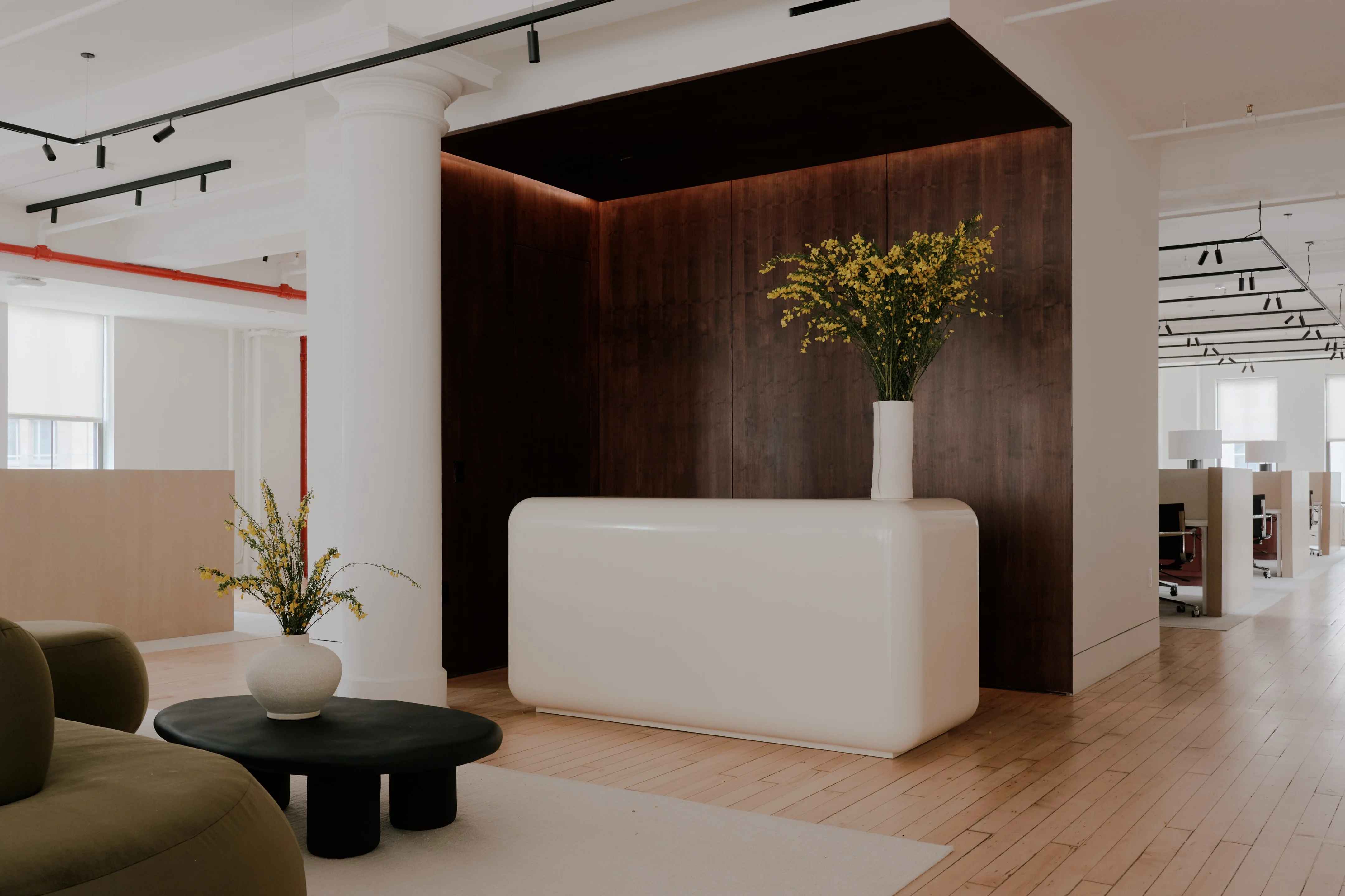 Warm Office Design in New York – Design Demic