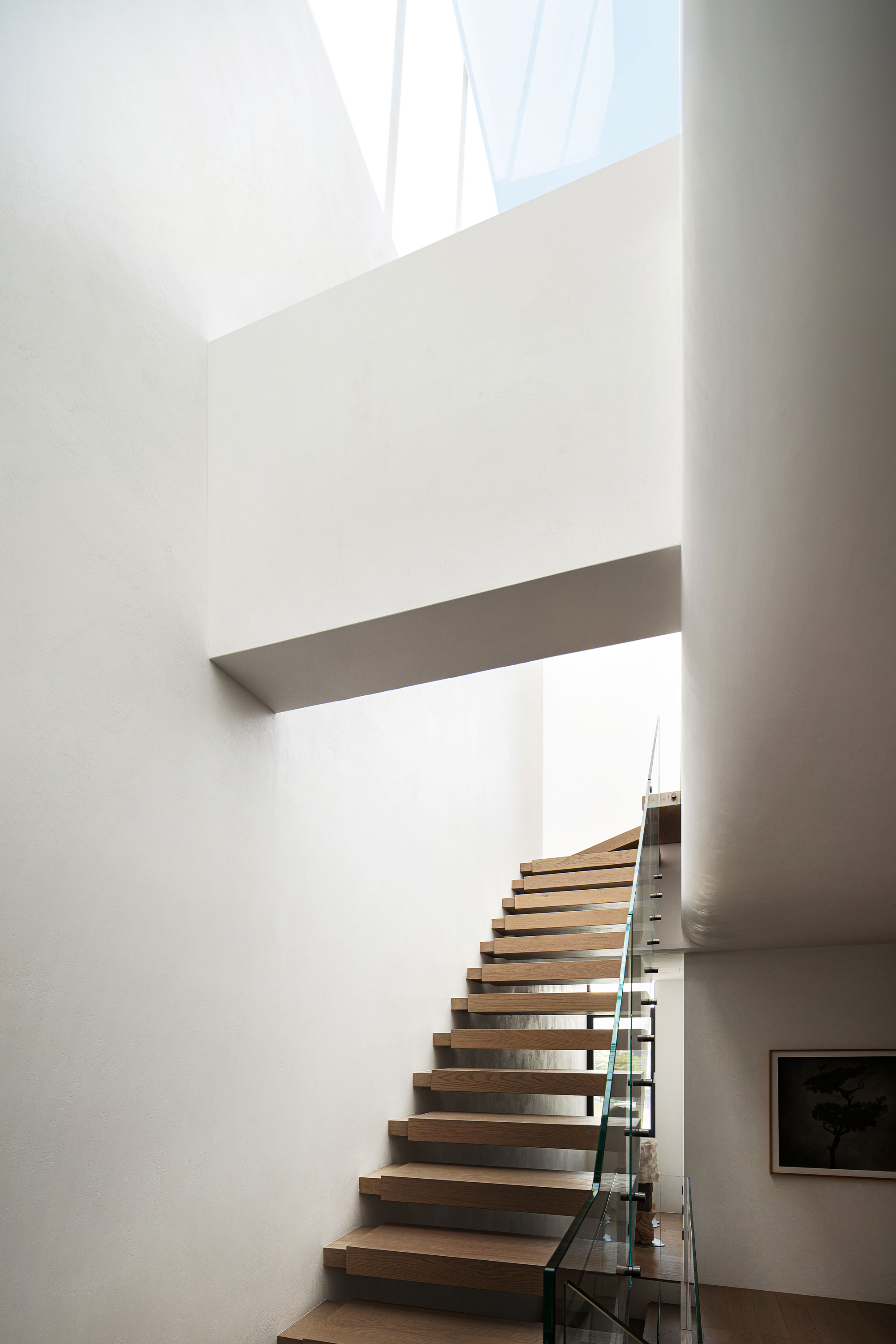 shenzhen's lakeside villa merges art and contemporary elegance: project ...