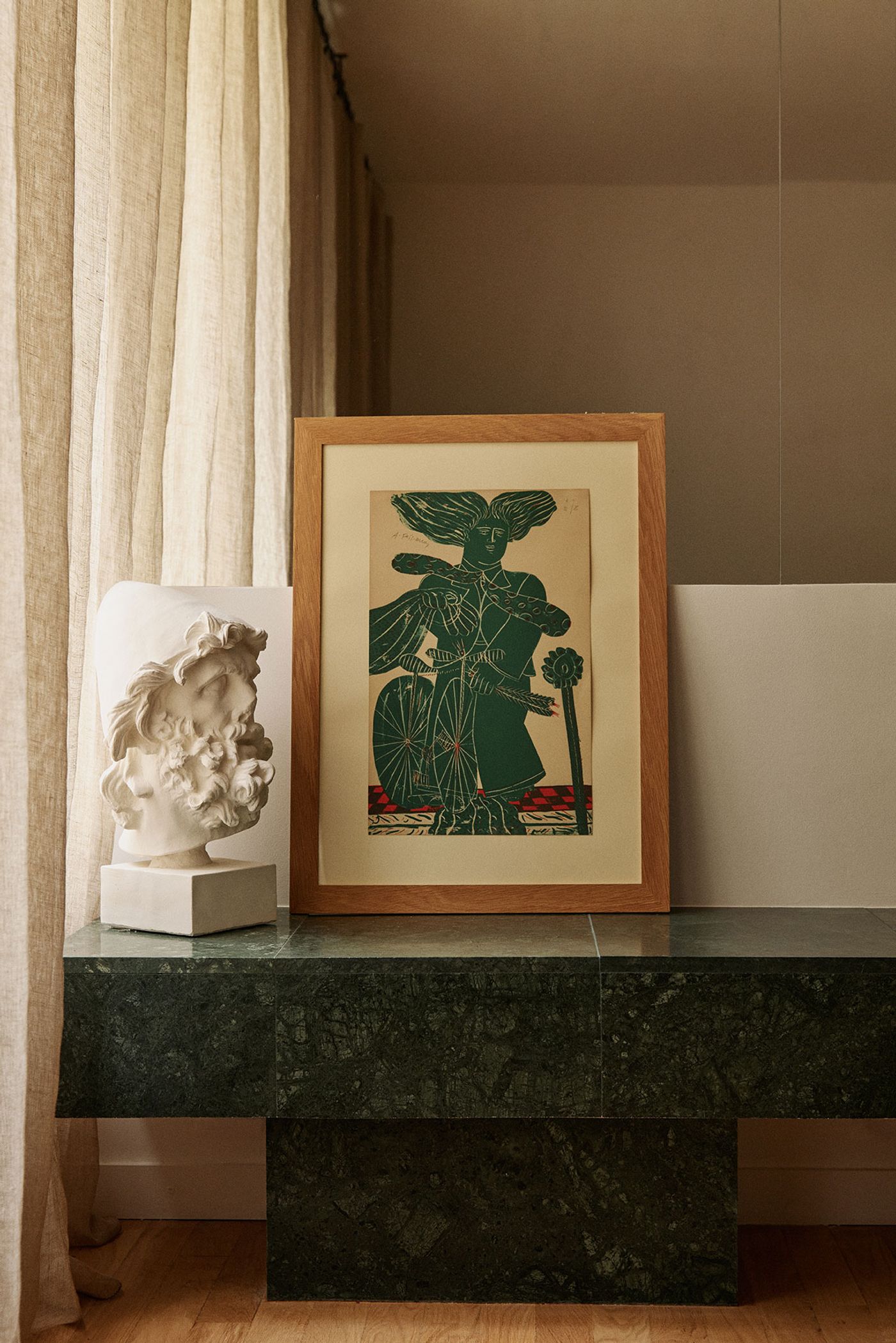 Stene stene alexopoulos architectes revives 1940s parisian apartment with ...