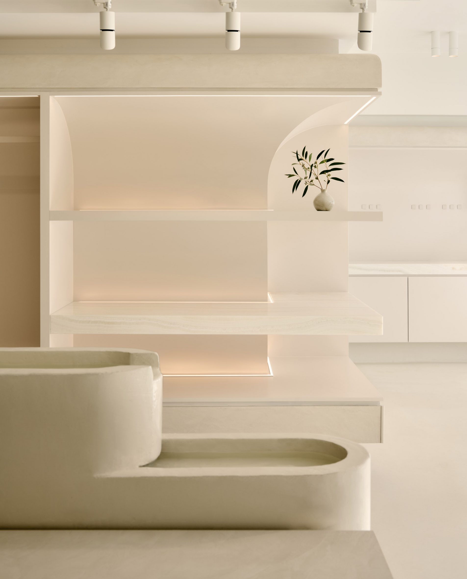 news: ste marie brings bare minimalism and soft curves to monos store ...