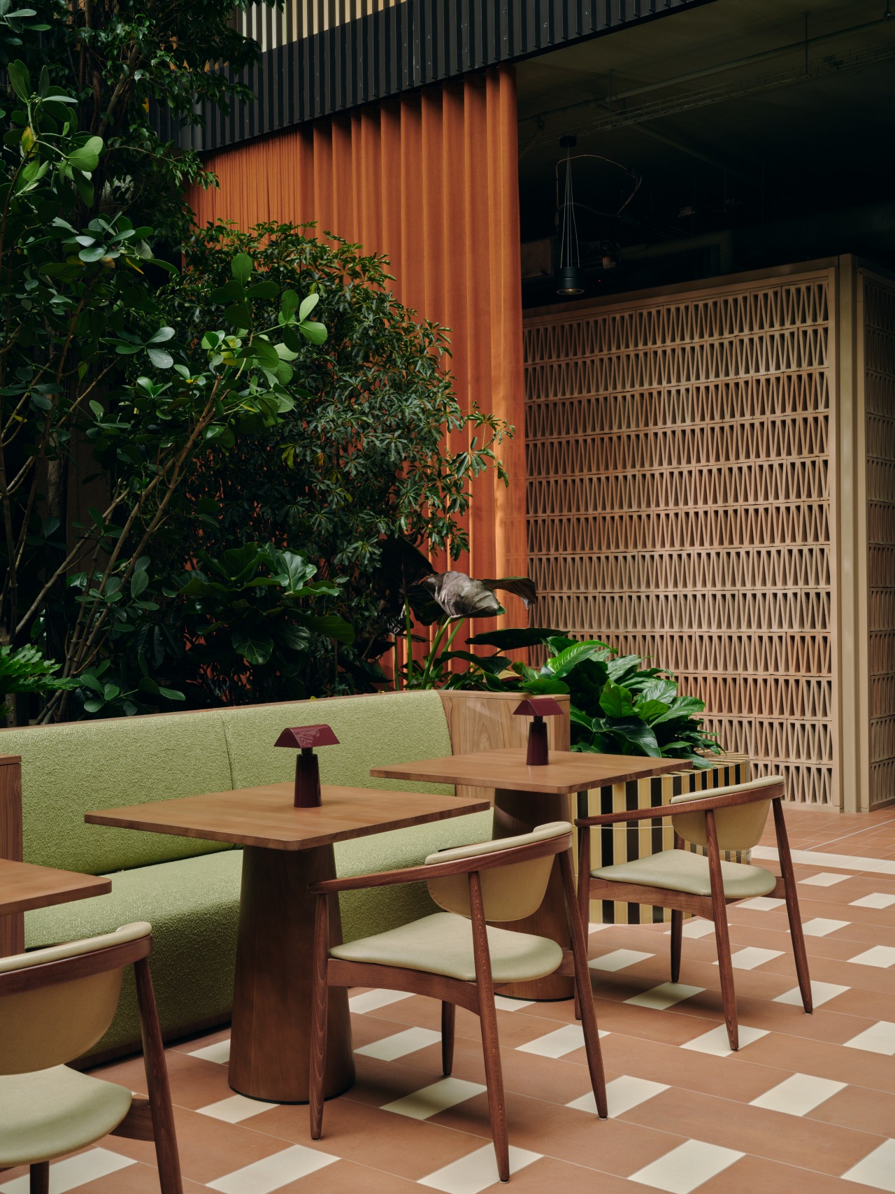 tabitha isobel and studio multi create a light-filled workspace within ...